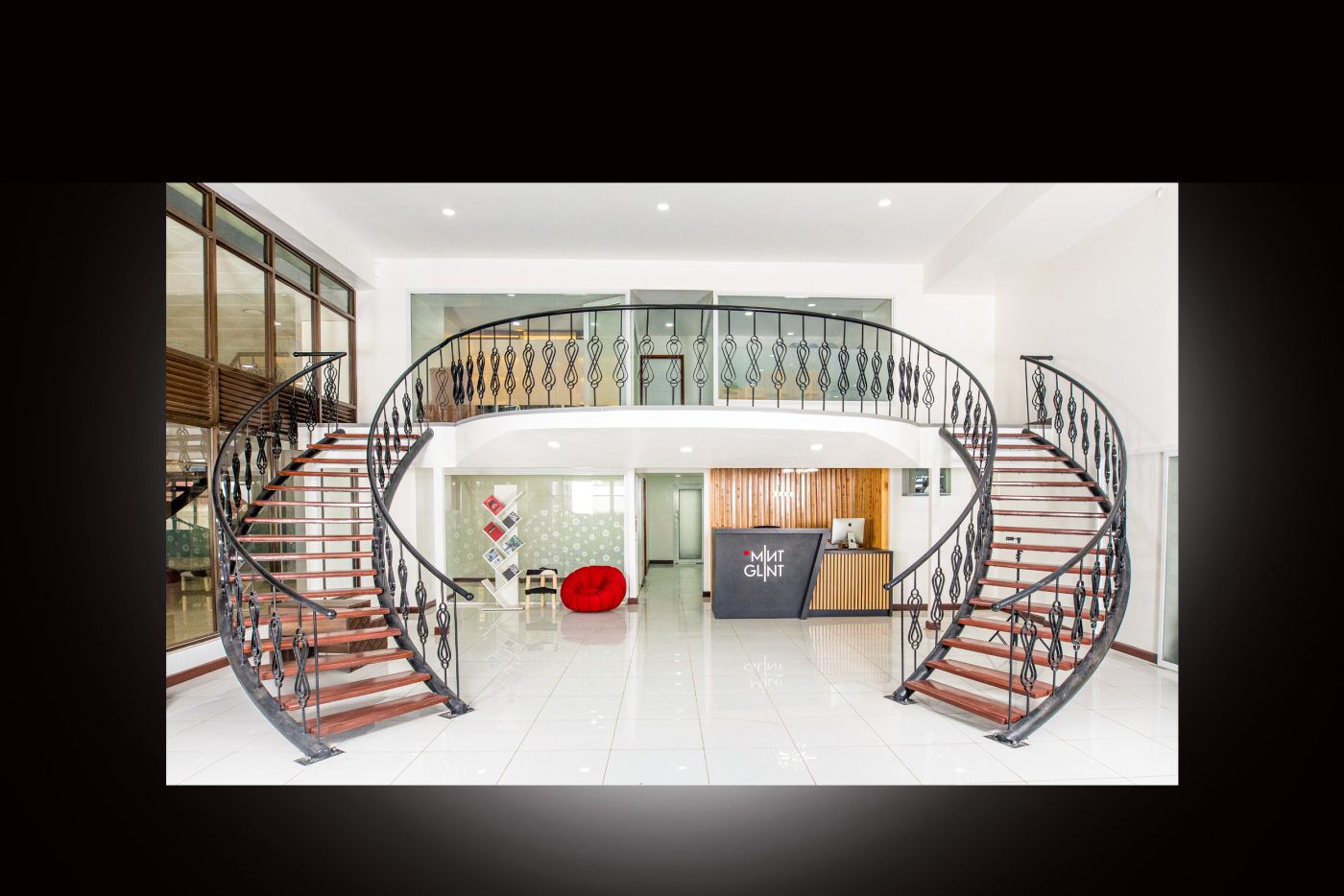 Beautiful-curved-staircase-mint-glint-studio